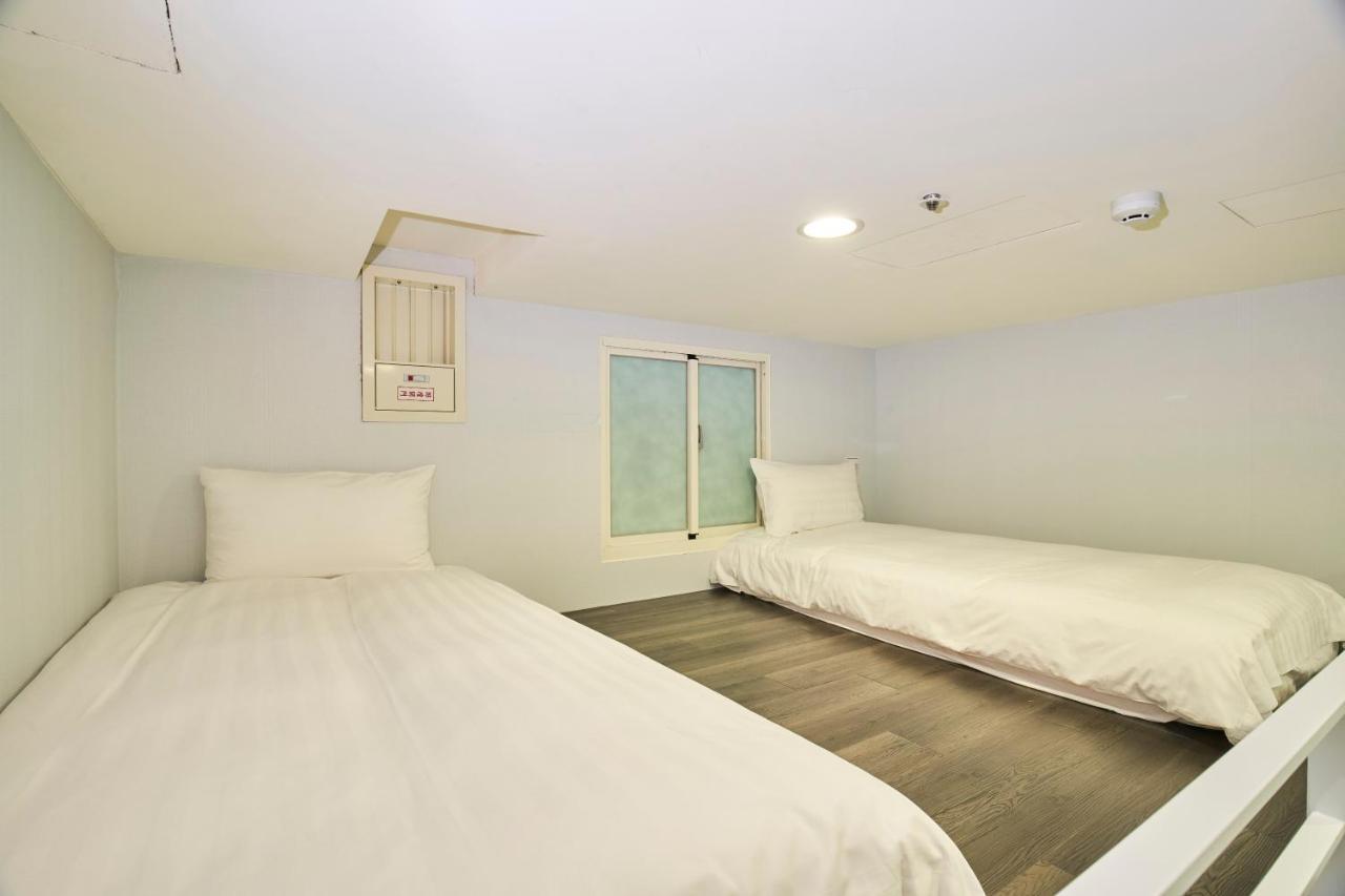 Place‧X Hotel Taipei Luaran gambar